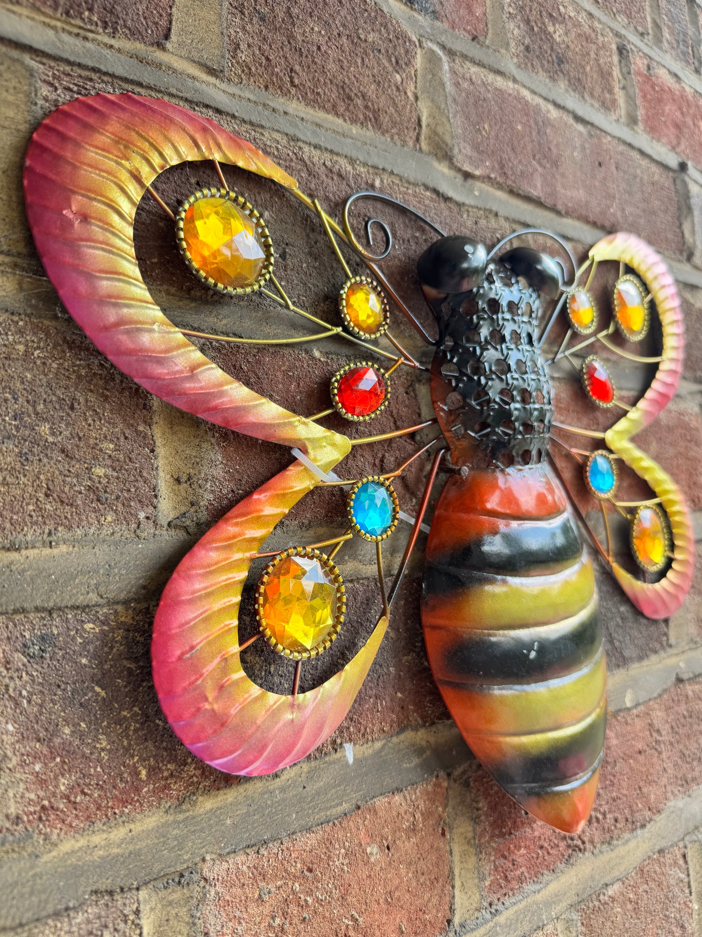 DELUXE METAL BEE WALL PLAQUE