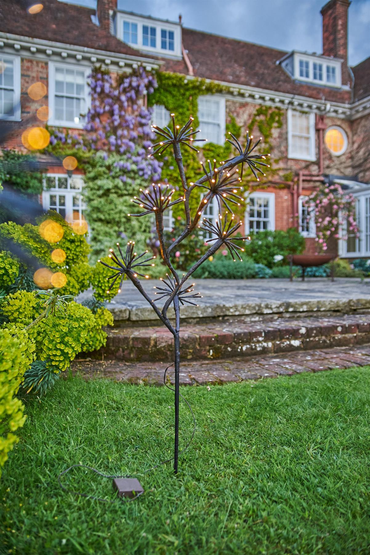 Lightstyle London Starburst Branch - 140 LED Indoor/Outdoor Dark Brown Stake Light - Solar & Battery