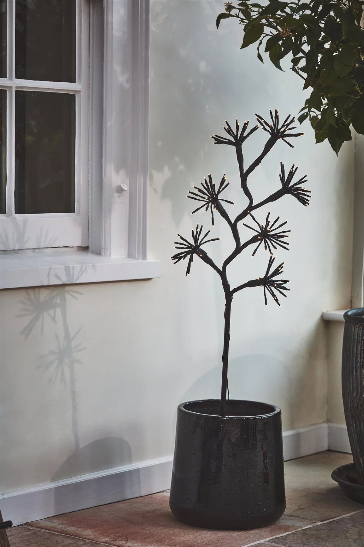 Lightstyle London Starburst Branch - 140 LED Indoor/Outdoor Dark Brown Stake Light - Solar & Battery