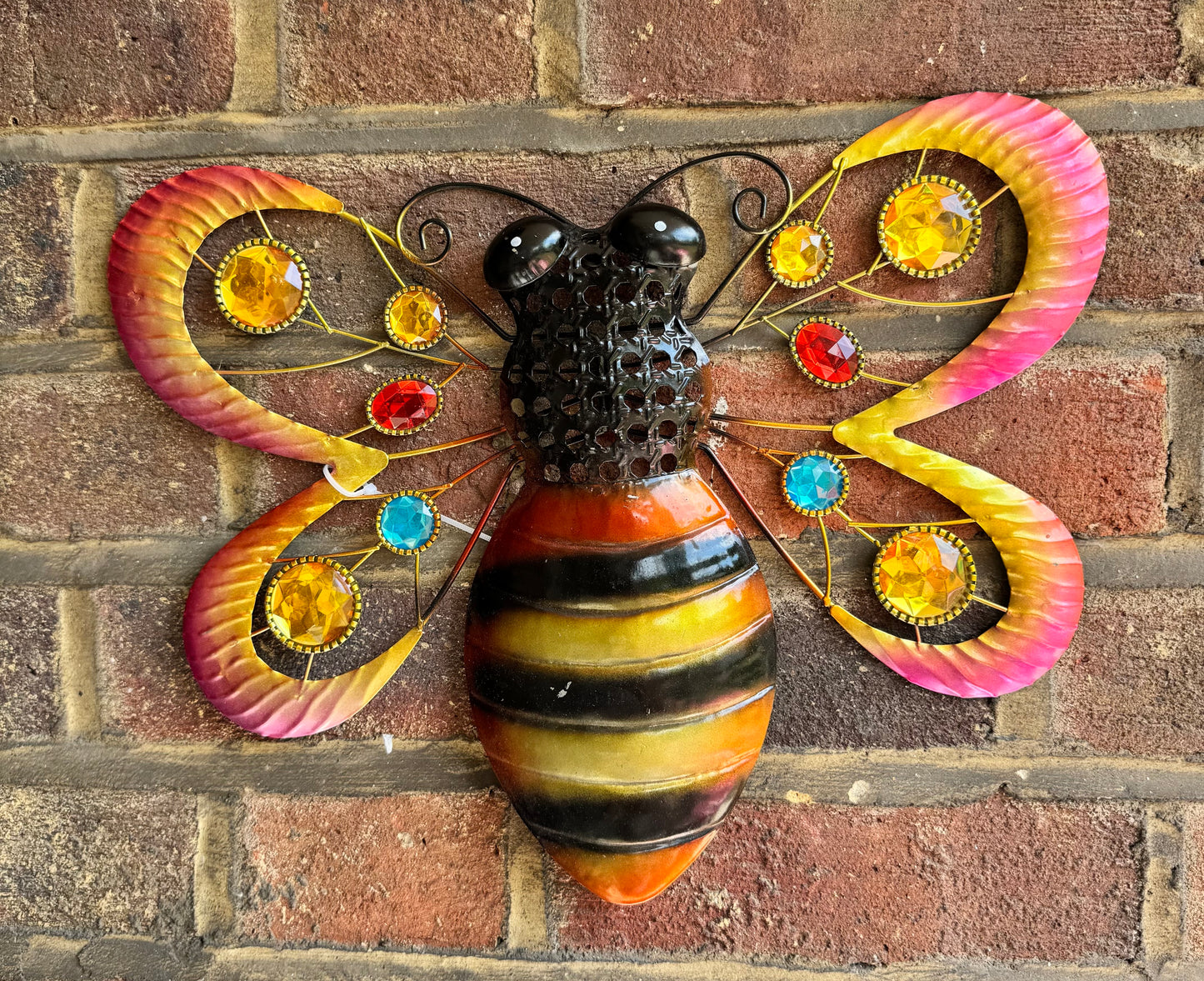 DELUXE METAL BEE WALL PLAQUE